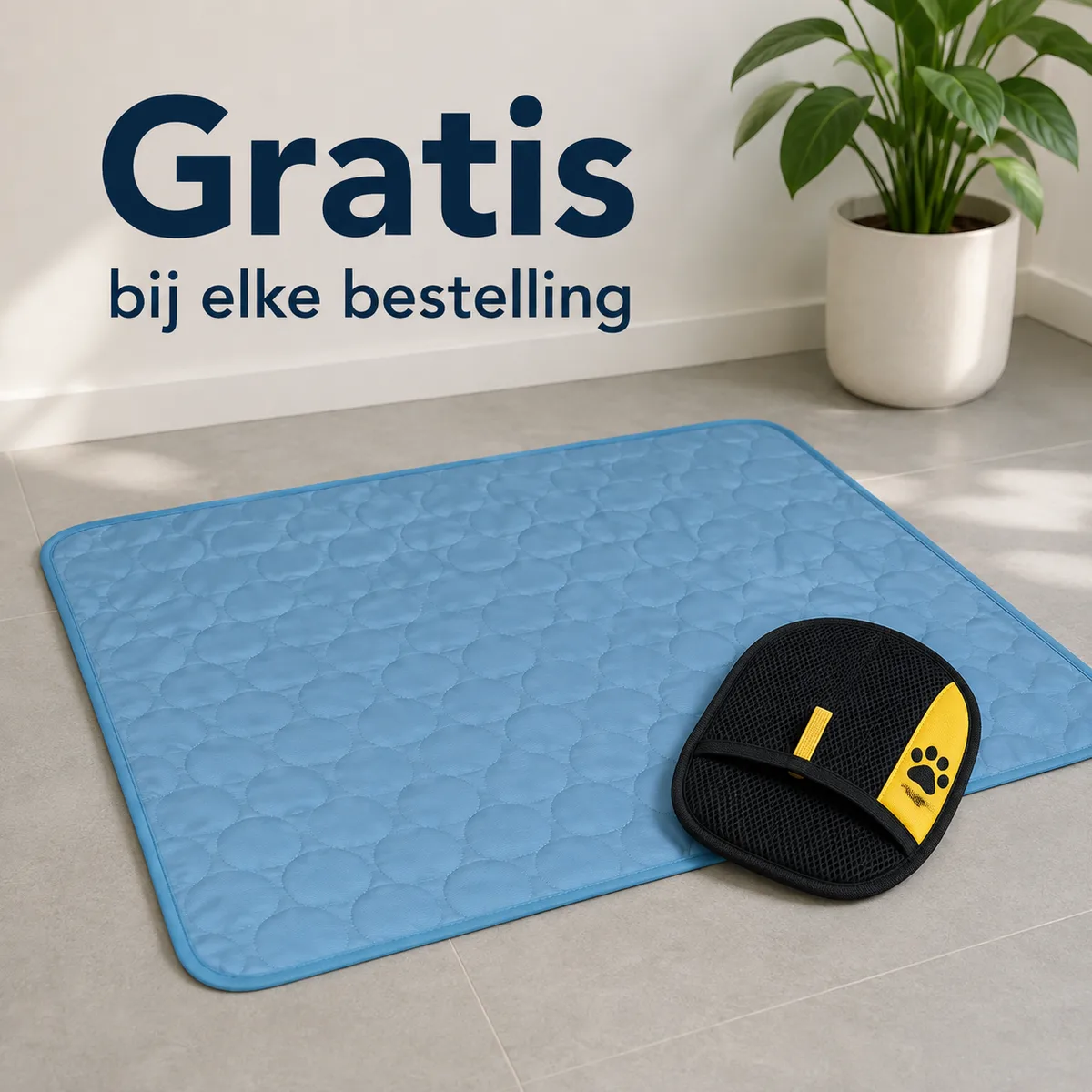 Blauwe koelmat naast een ontharingshandschoen, gratis bij elke bestelling